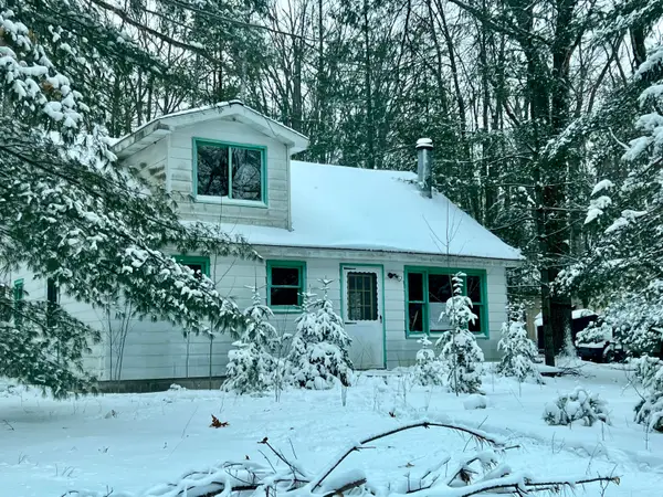 11325 Jackson Lake Road, Atlanta, MI 49709