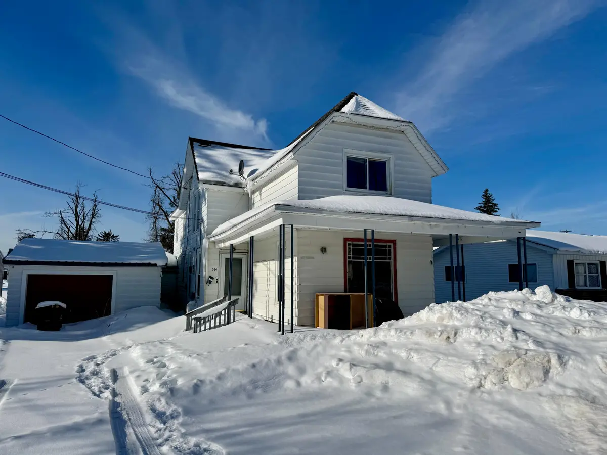 514 S Center Avenue, Gaylord, MI 49735 - Image #1