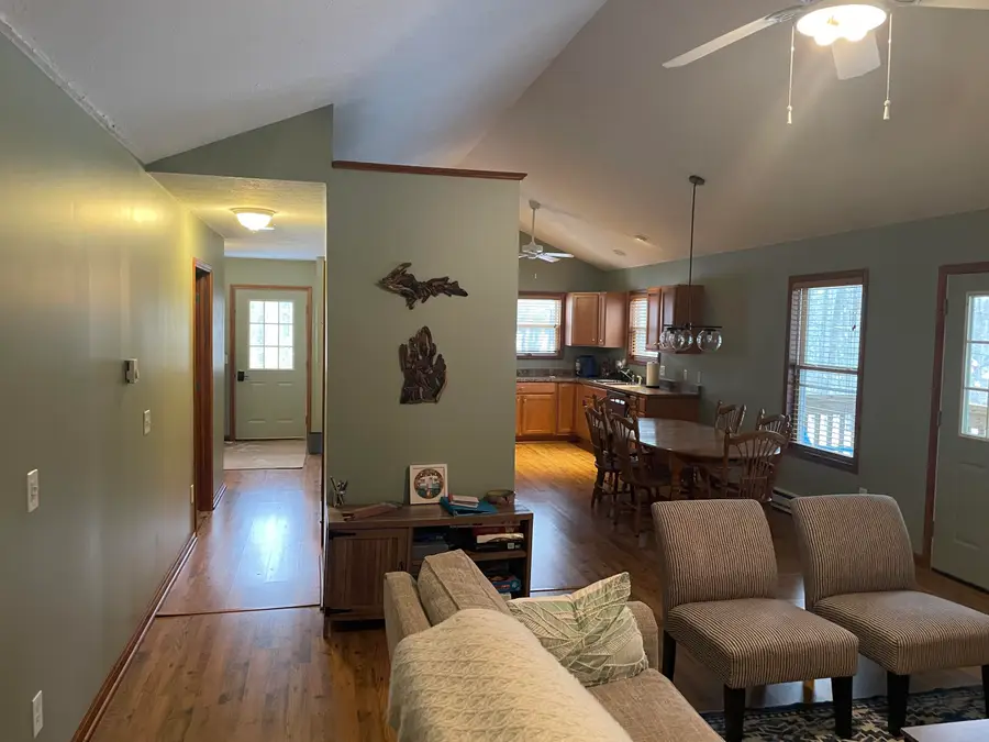 108 Heidi Court, Roscommon, MI 48653 - Image #3