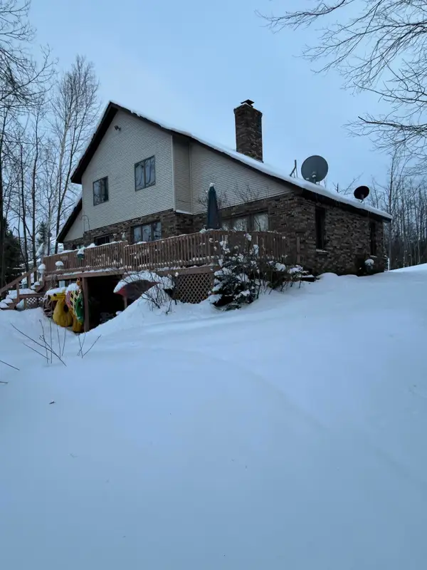 5180 Hiawatha Drive, Cheboygan, MI 49721