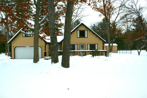 2575 South Crest Drive, Roscommon, MI 48653