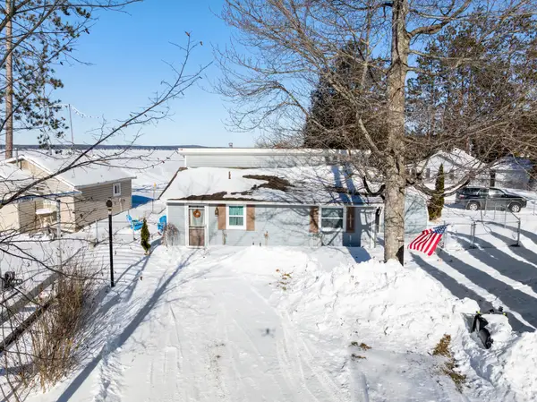 1012 Lynn Drive, Indian River, MI 49749