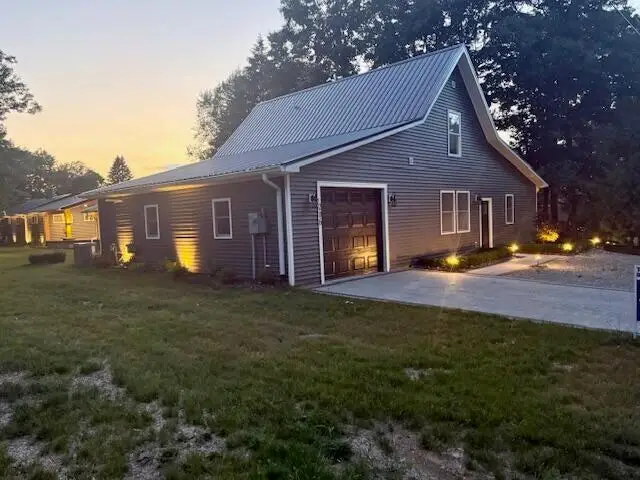 206 Joliet Avenue, Houghton Lake, MI 48629 - #1