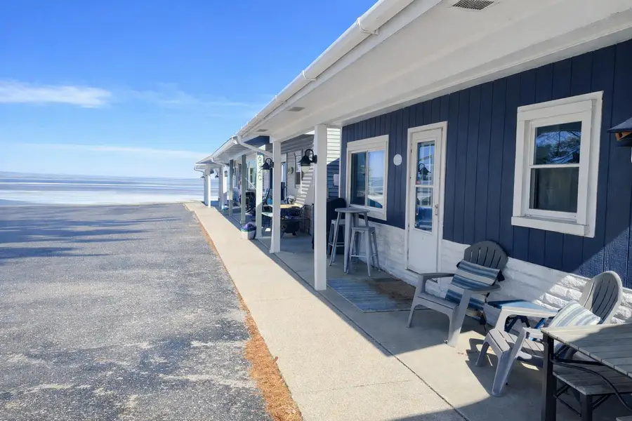 602 W Houghton Lake Drive, Prudenville, MI 48651 - #2