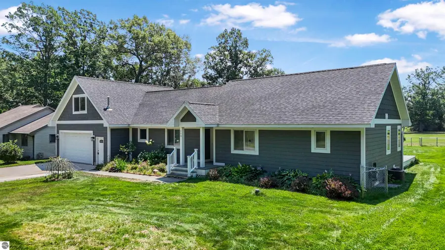 113 Bright Angel Drive, Prudenville, MI 48651 - #2