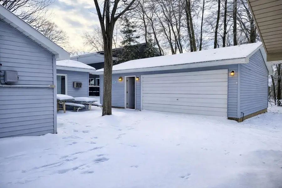 805 Houghton View Drive, Houghton Lake, MI 48629 - #3