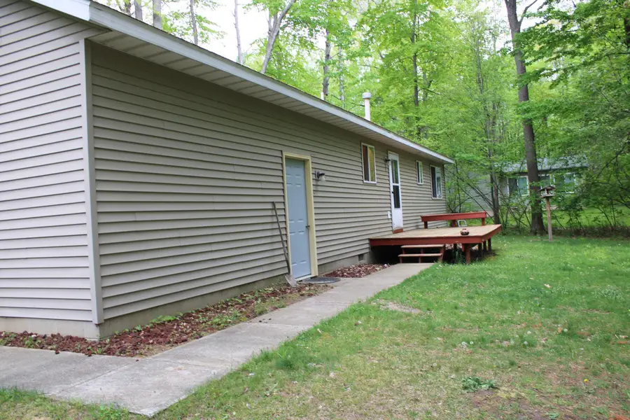 125 Whitebirch Drive, Houghton Lake, MI 48629 - #3