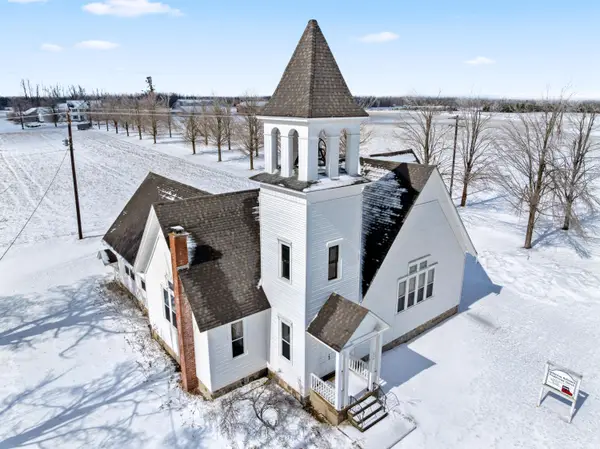 1200 Meridian Line Road, Johannesburg, MI 49751