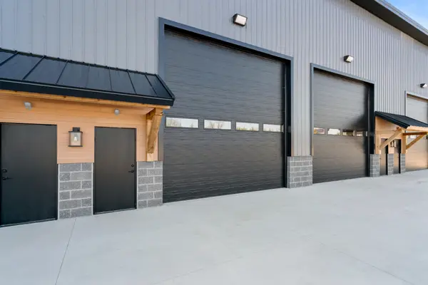 5384 Commerce Boulevard, Indian River, MI 49749