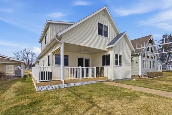 213 Bayshore Drive, Houghton Lake, MI 48629