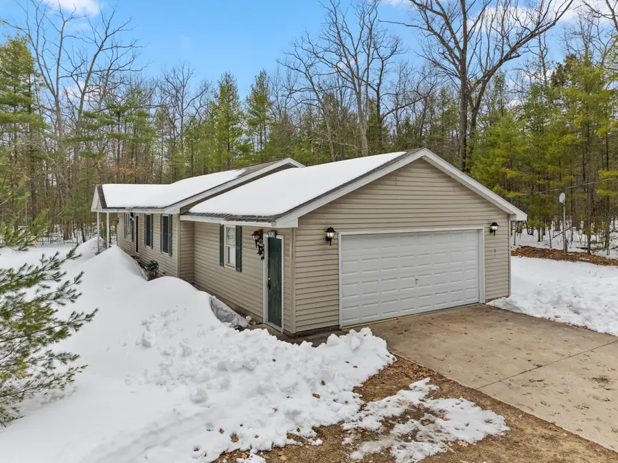 6576 Plum Valley Road Nw, Rapid City, MI 49676 - #2