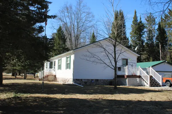 8010 Center Street, South Branch, MI 48761