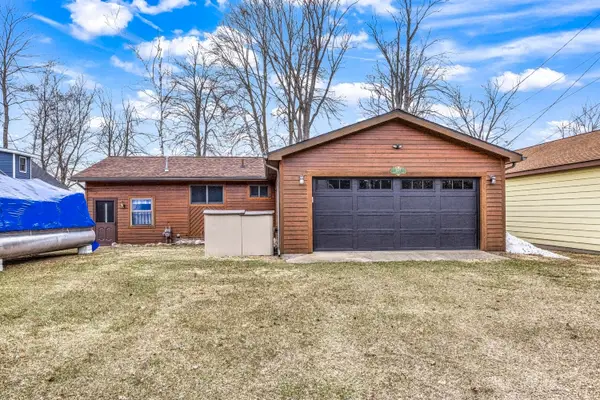 2077 Long Point Drive, Houghton Lake, MI 48629