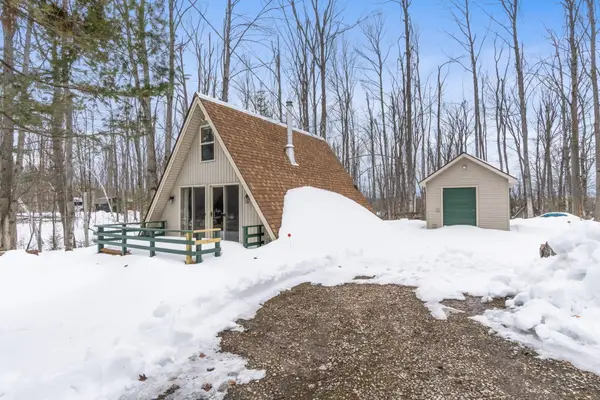 3230 Coolwater Avenue, Johannesburg, MI 49751