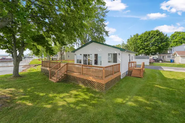 119 Wilson Avenue, Houghton Lake, MI 48629