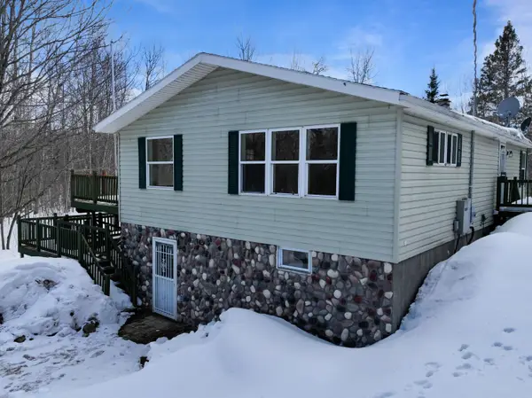 10810 S Riverside Drive, Sault Ste Marie, MI 49783