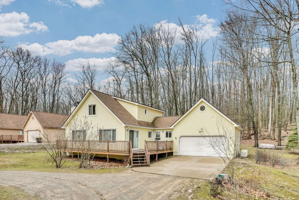 8651 N Loxley Road, Roscommon, MI 48653 - #1