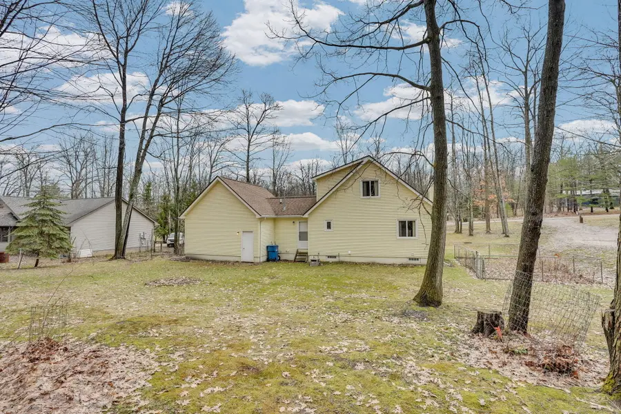 8651 N Loxley Road, Roscommon, MI 48653 - #3