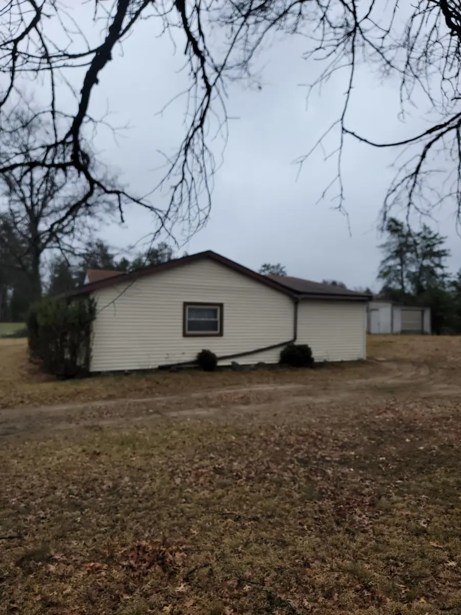 10118 E Airport Road, Saint Helen, MI 48656 - #3