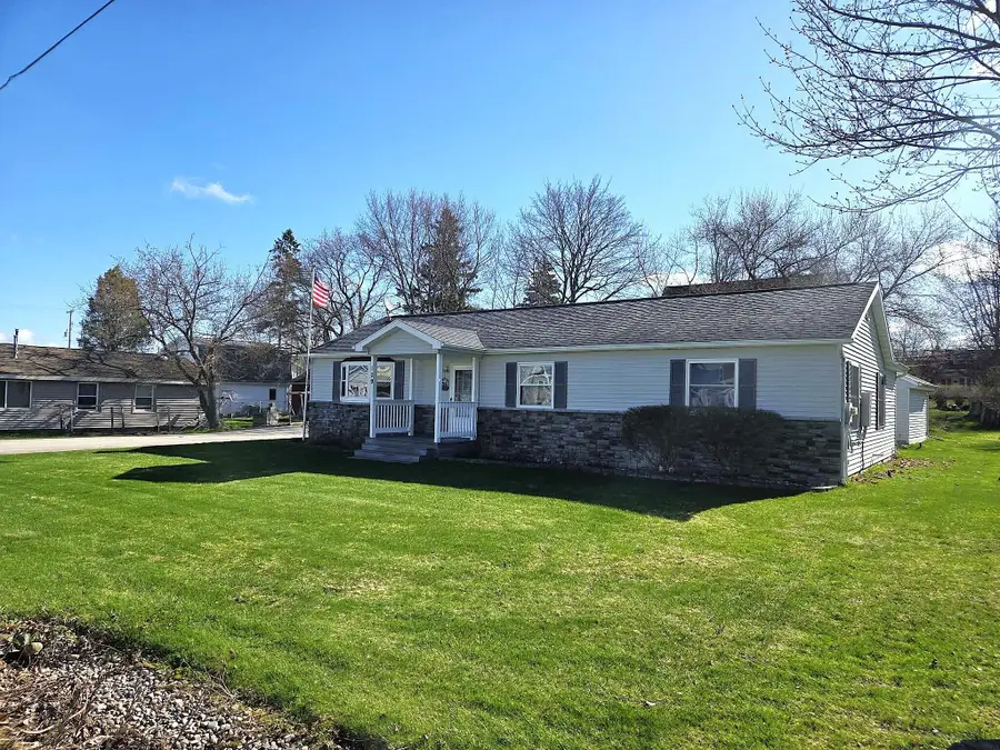 109 Flora Avenue, Houghton Lake, MI 48629 - #3