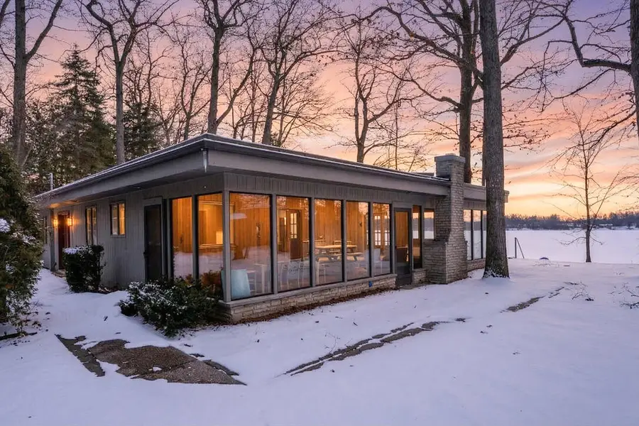 658 W Shoreview Lane, Indian River, MI 49749 - #2