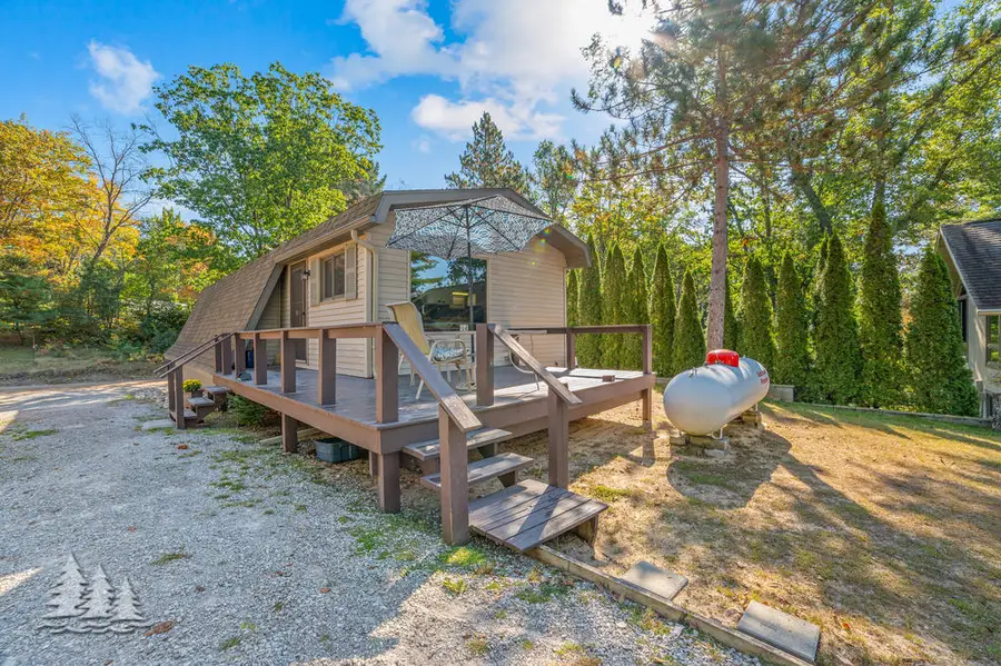 6122 Beach Drive, Johannesburg, MI 49751 - #2