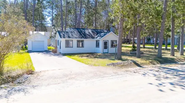 207 Lakeview Drive, Roscommon, MI 48653