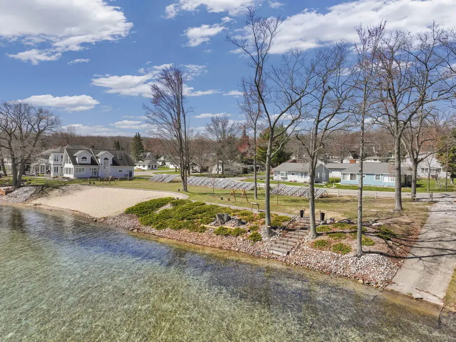 112 Grandview Avenue, Roscommon, MI 48653 - #2