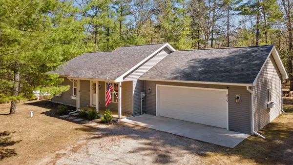 829 Wintree Drive, Indian River, MI 49749