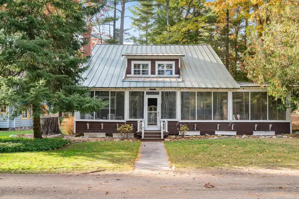 3652 Pier Avenue, Indian River, MI 49749