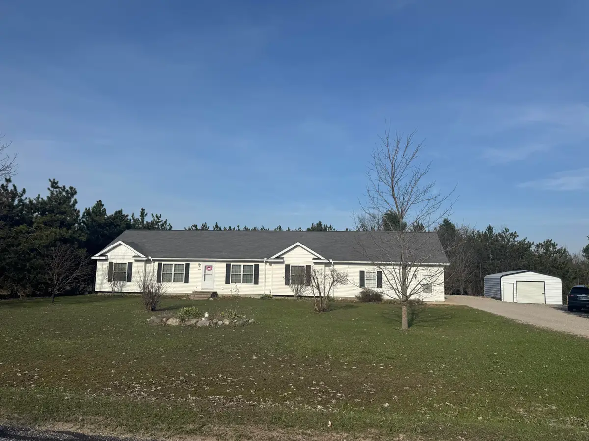 2095 Lakeview Lane, Alanson, MI 49706 - #1