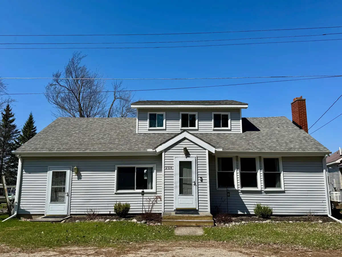 204 Broadway Road, Houghton Lake, MI 48629 - #1