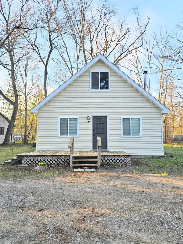 124 Snowflake Way, Houghton Lake, MI 48629
