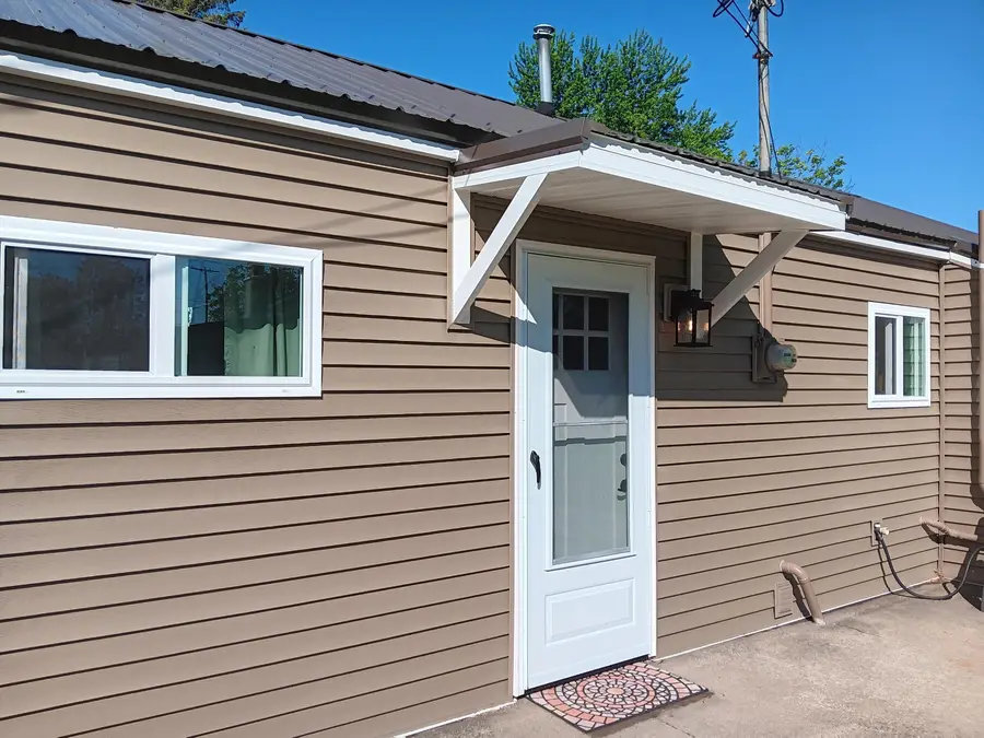 9326 Elizabeth Road, Houghton Lake, MI 48629 - #2