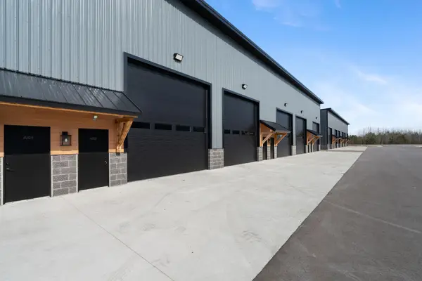 5384 Commerce Boulevard, Indian River, MI 49749
