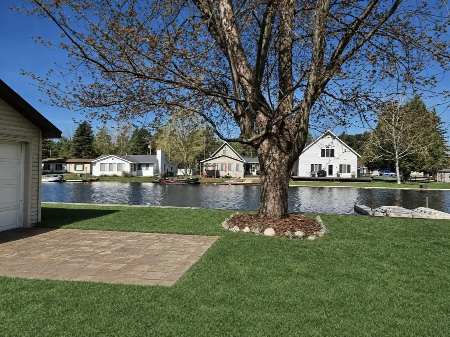 423 Iroquois Avenue, Prudenville, MI 48651 - #3