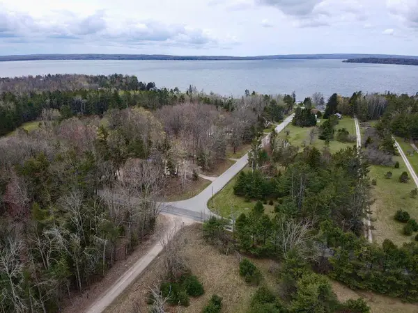 Par 1 Needles Road, Indian River, MI 49749