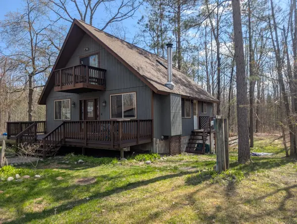 18727 N Rod And Gun Road, Atlanta, MI 49709