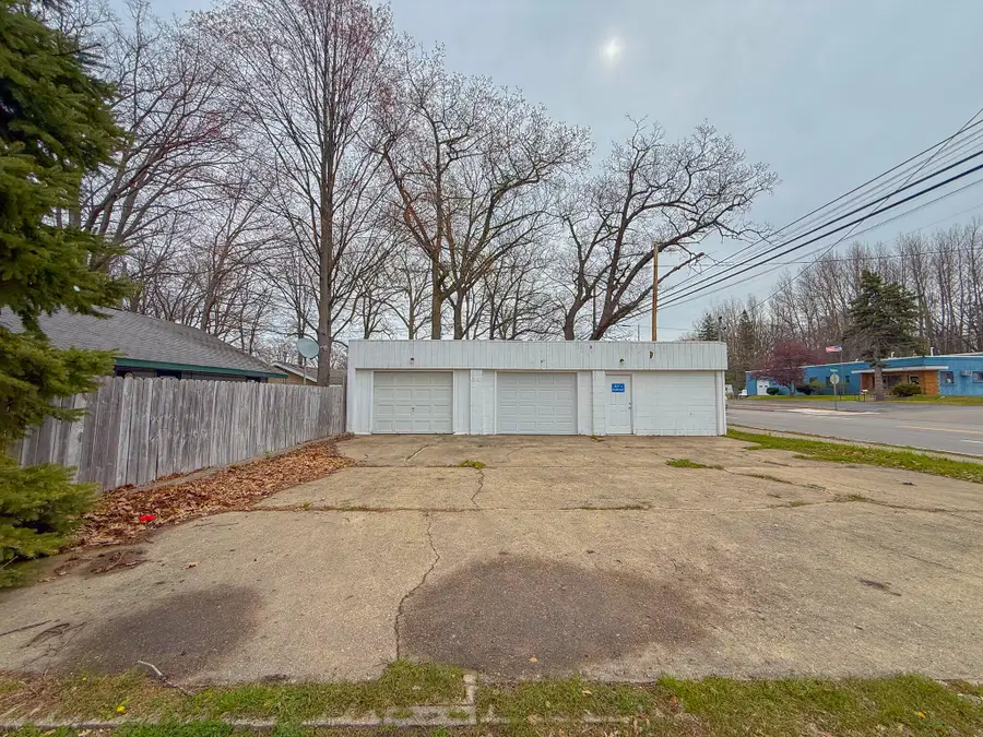 4082 W Houghton Lake Drive, Houghton Lake, MI 48629 - #3