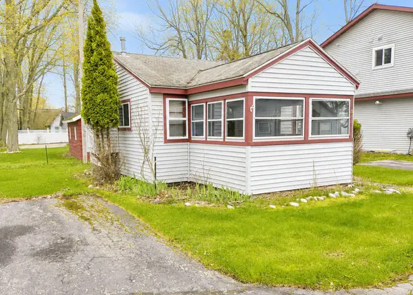 8139 E Houghton Lake Drive, Houghton Lake, MI 48629