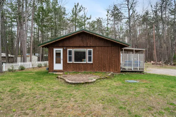 1962 E Devereaux Lake Road, Indian River, MI 49749