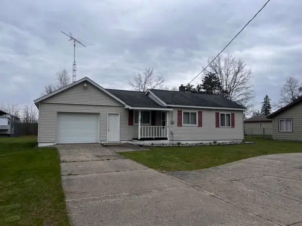 10170 Pinewood Road, St. Helen, MI 48656