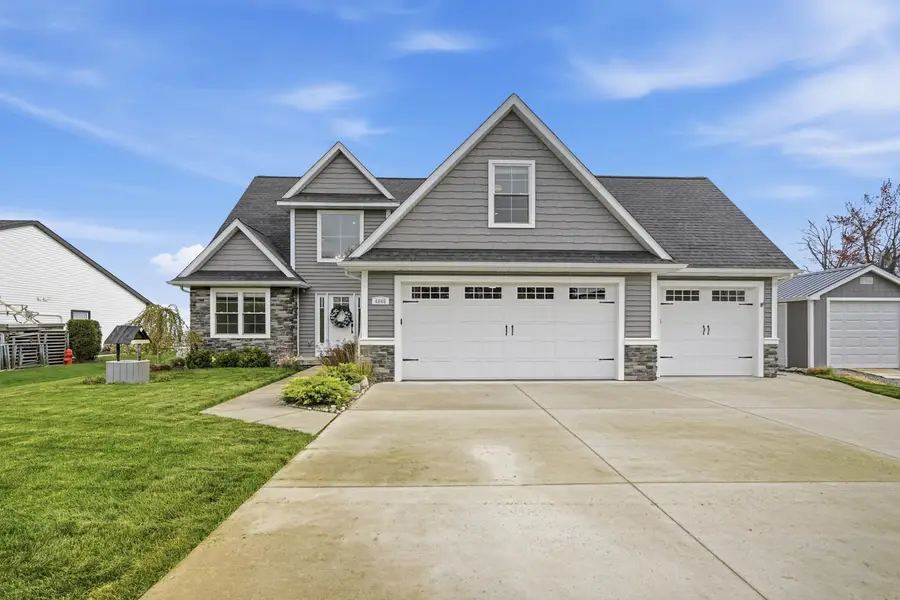 4868 W Houghton Lake Drive, Houghton Lake, MI 48629 - #2