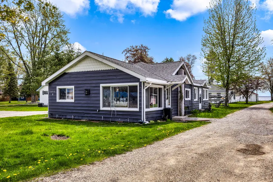7697 E Houghton Lake Drive, Houghton Lake, MI 48629 - #2
