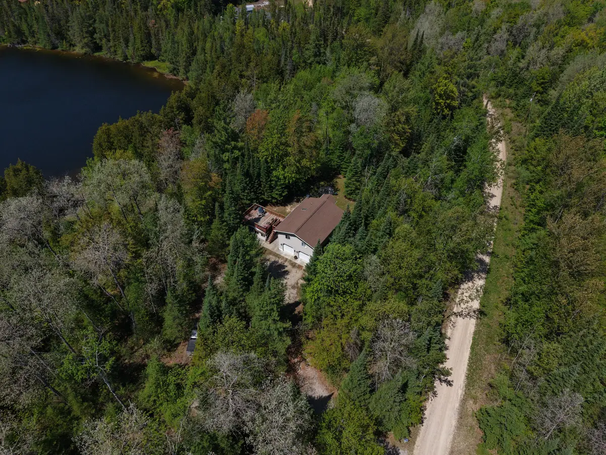 1725 E Lake Circle, Barton City, MI 48705 - #1