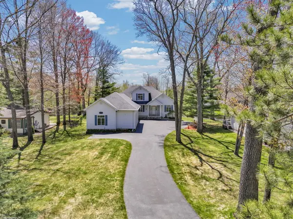 2185 E Houghton Lake Drive, Houghton Lake, MI 48629