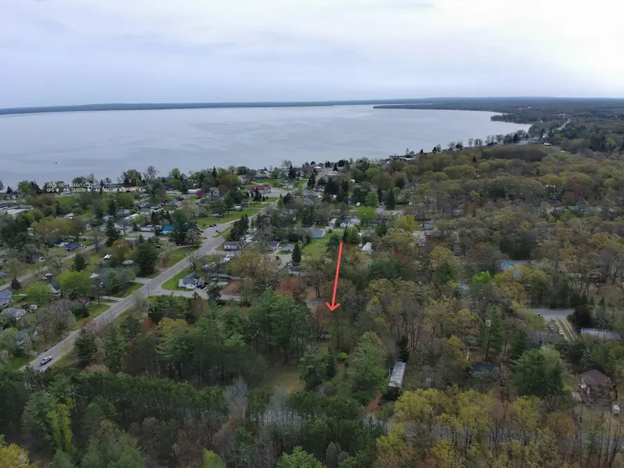 112 Marquette Avenue, Houghton Lake, MI 48629 - #2