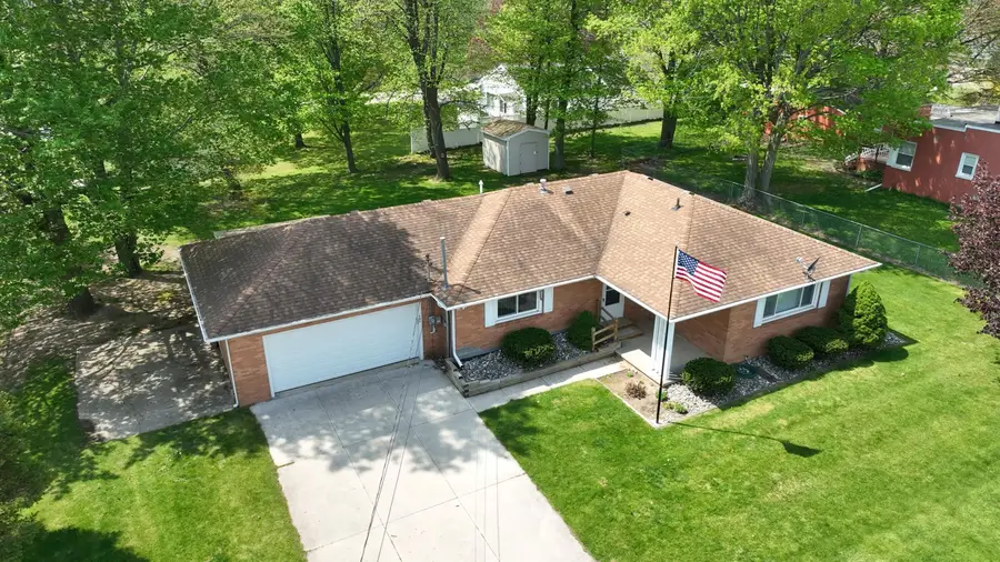101 Grayling Avenue, Houghton Lake, MI 48629 - #3