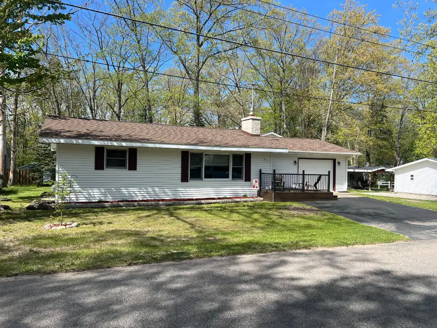 332 Pingree Street, Roscommon, MI 48653 - #2