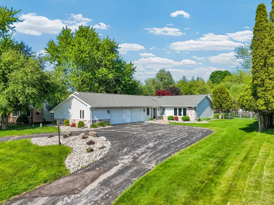 5656 Apple Valley Road, Williamsburg, MI 49690 - #2